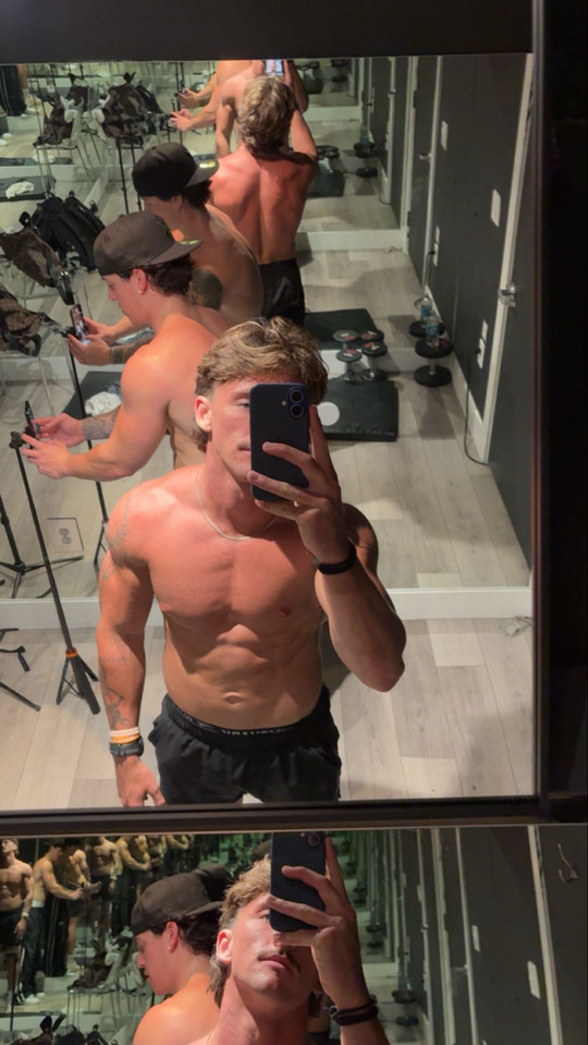 jamesiwhitee