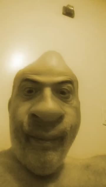 Preview for a Spotlight video that uses the Warpy Face Lens