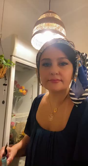 Preview for a Spotlight video that uses the Fresh Light Lens