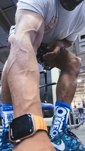 Preview for a Spotlight video that uses the Midnight Gym Lens