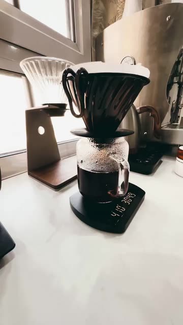 Preview for a Spotlight video that uses the white Lens