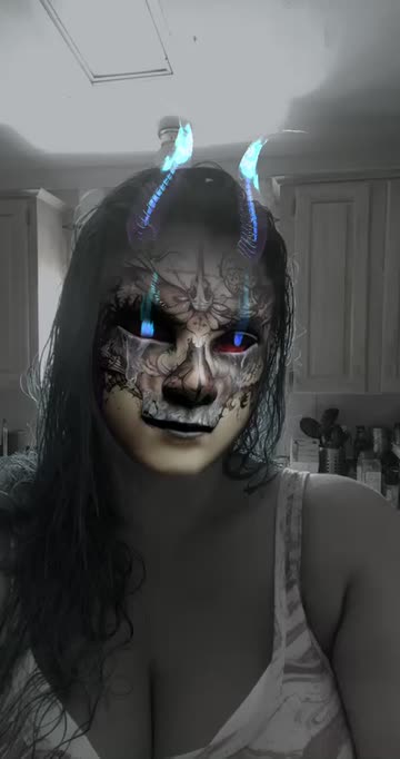 Preview for a Spotlight video that uses the VALENT-MIND-DUST Lens