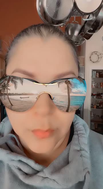 Preview for a Spotlight video that uses the Mirrored Beach Sunglasses Lens