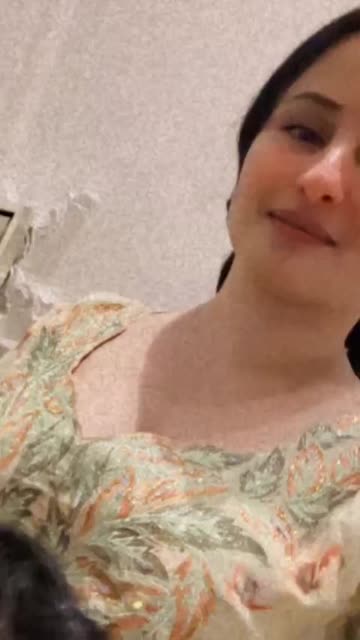 Preview for a Spotlight video that uses the Pari Brown Glow Lens
