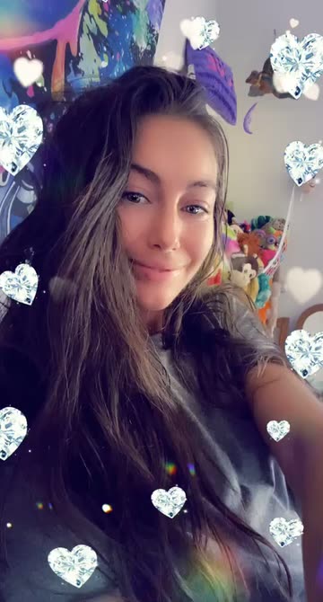 Preview for a Spotlight video that uses the Diamond Hearts  Lens