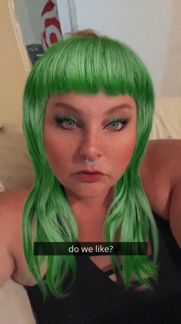 Preview for a Spotlight video that uses the Green Hair with Freckles Lens