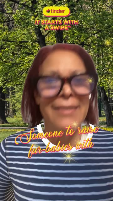 Preview for a Spotlight video that uses the Tinder Lens