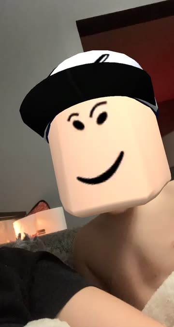 Preview for a Spotlight video that uses the Roblox VR Funny Lens