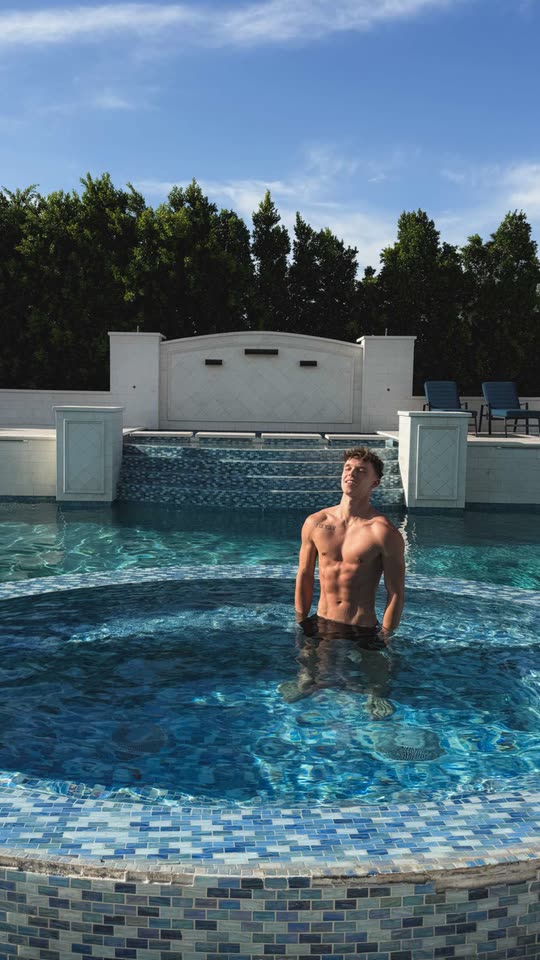 DUKE MOOSE Nude Leaked OnlyFans Photo