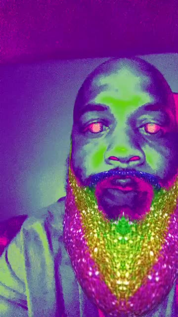 Preview for a Spotlight video that uses the Rainbow Beard Lens
