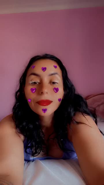 Preview for a Spotlight video that uses the Diamond Heart Spots Lens