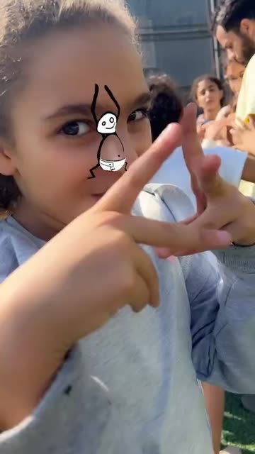 Preview for a Spotlight video that uses the Dancing Nose Lens