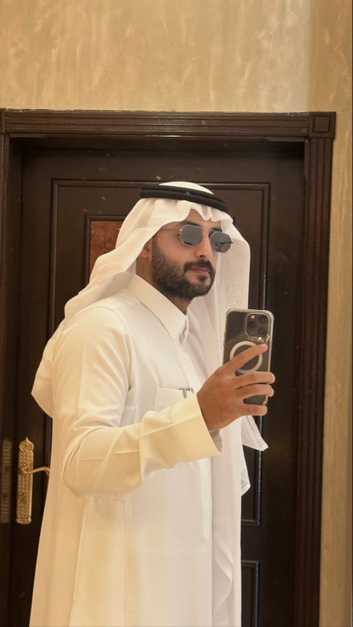محتوى سناب شات لـ Talal. Q