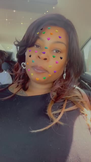 Preview for a Spotlight video that uses the Hearts Sticker💚💛 Lens