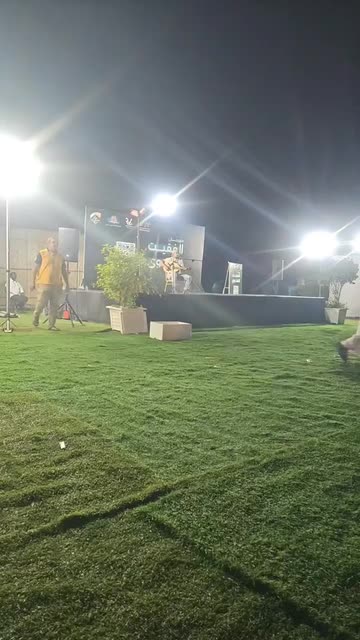 Preview for a Spotlight video that uses the idemo se mazit Lens