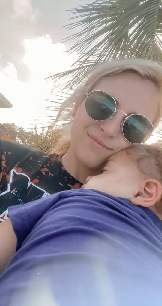 LIV TAYLOR DODGE (@livtaylordodge) Snapchat Stories, Spotlight & Lenses