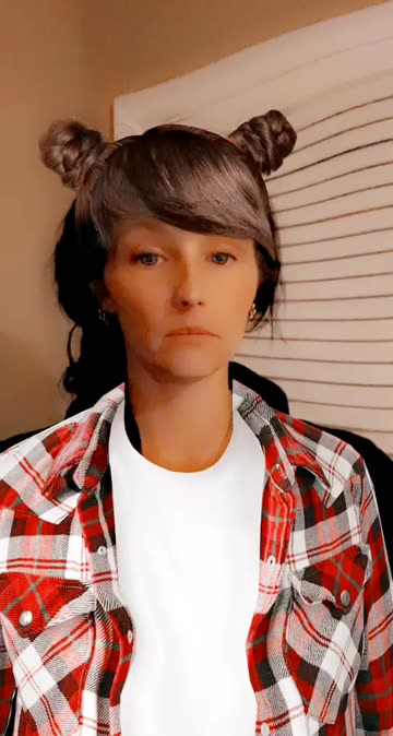 Preview for a Spotlight video that uses the Cute Look Lens
