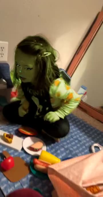 Preview for a Spotlight video that uses the LiL Yass Grinch Lens