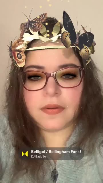 Preview for a Spotlight video that uses the Gold Butterflies Lens