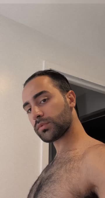 Preview for a Spotlight video that uses the summer tan grain Lens