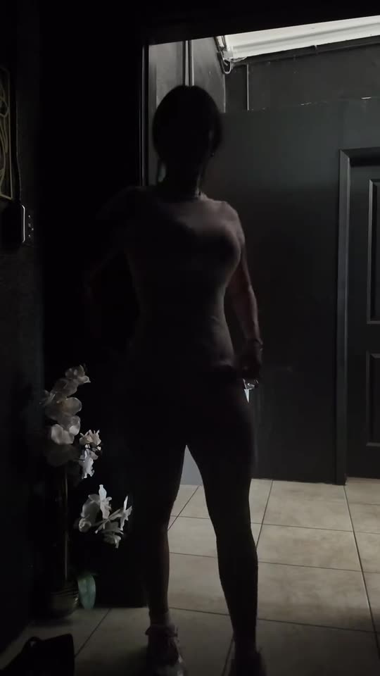 anahi-cabraless