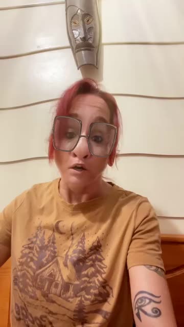Preview for a Spotlight video that uses the Braces And Glasses Lens