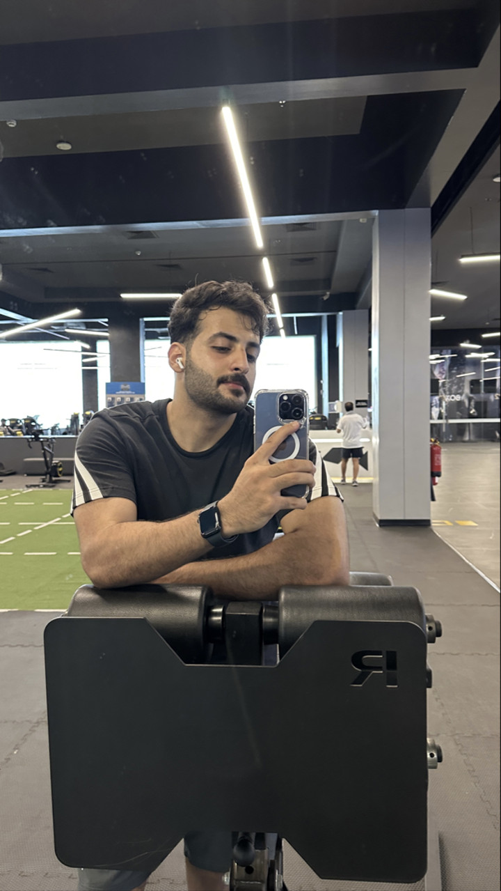 محتوى سناب شات لـ Talal. Q
