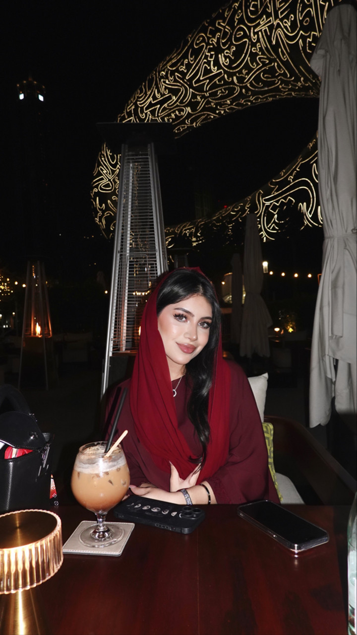 محتوى سناب شات لـ قمر الطائي 🇮🇶🇦🇪