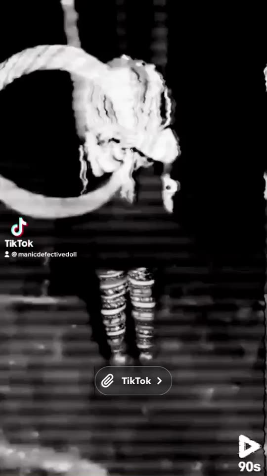 Defective Doll(defectivedoll13) เรื่องราว Snapchat ตลอดจน Spotlight