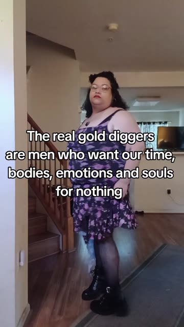 how to dress like a gold digger Amazon.com: Cotwinter 4 Pack Gold Digger Costume Accessories Include Hard  Hat Sequin Tassel Skirts Golden Shovel and Dollar Sign Necklace for Adult  Women Halloween Cosplay : Clothing, Shoes & Jewelry