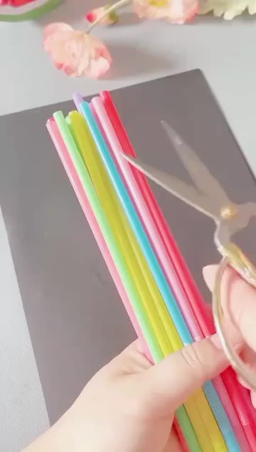 Preview for a Spotlight video that uses the Look Lens