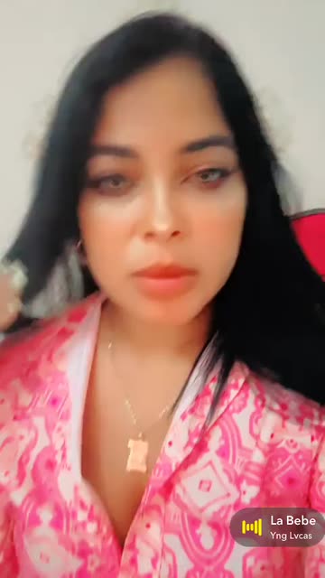 Preview for a Spotlight video that uses the Glow x Gold Lens