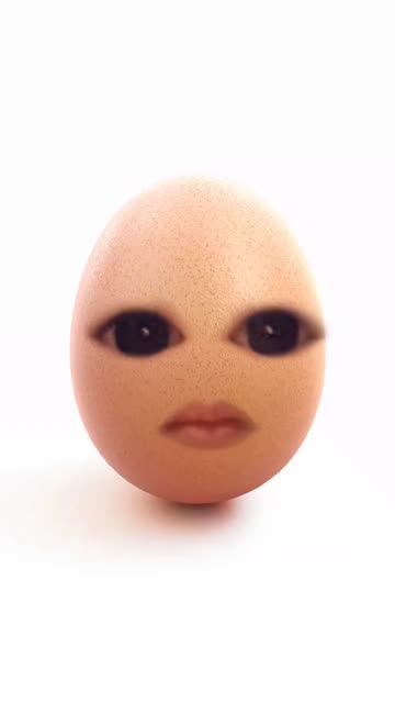 Preview for a Spotlight video that uses the Egg Lens