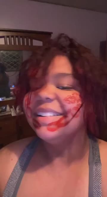 Preview for a Spotlight video that uses the KISSES Lens