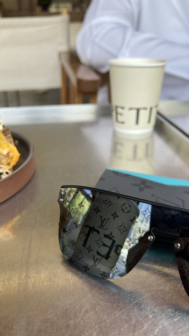 محتوى سناب شات لـ mń