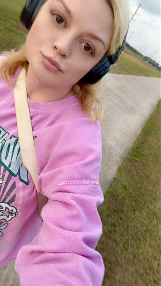 lovelylaur3n