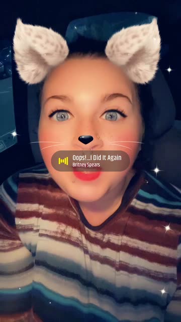 Preview for a Spotlight video that uses the New Years Glam Look Lens