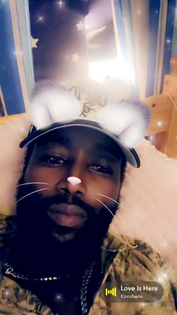 Preview for a Spotlight video that uses the Sparkle Cat Lens