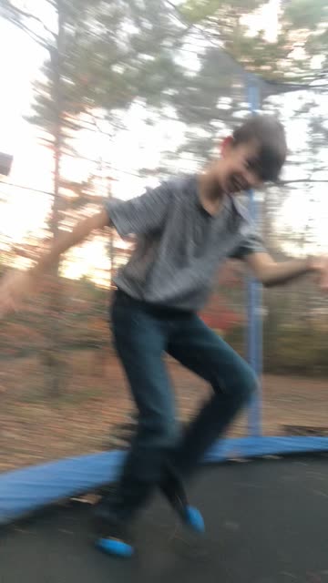 Preview for a Spotlight video that uses the Monkey Face Lens
