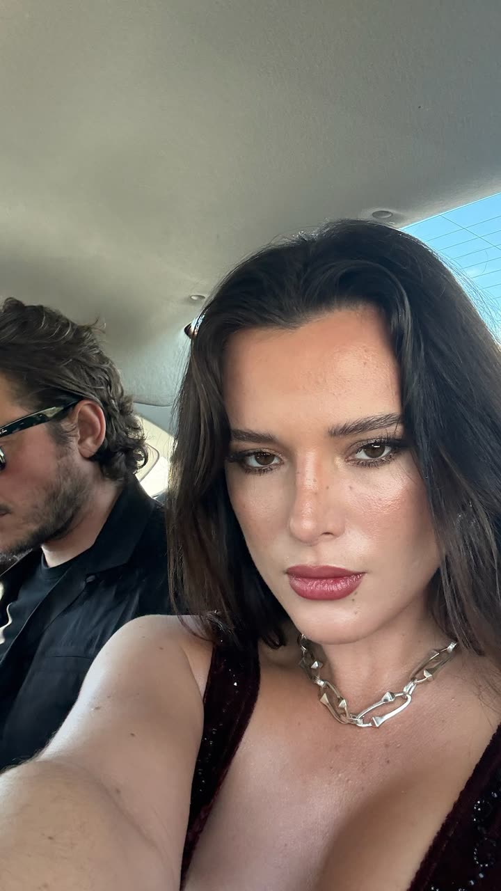 محتوى سناب شات لـ Bella Thorne