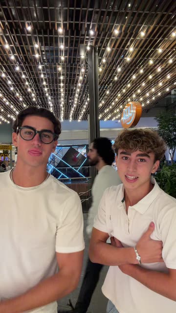 lucasandress_2