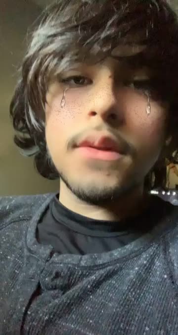 Preview for a Spotlight video that uses the crying at the club Lens