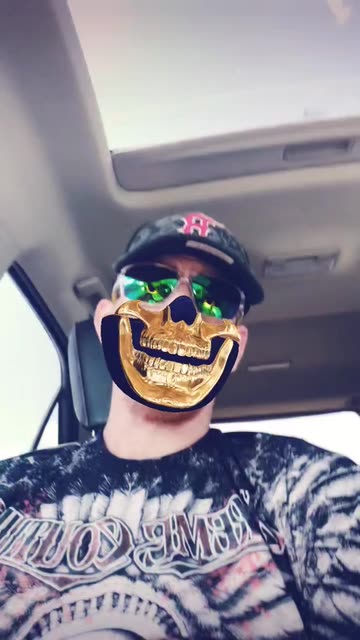Preview for a Spotlight video that uses the Golden Skull Lens