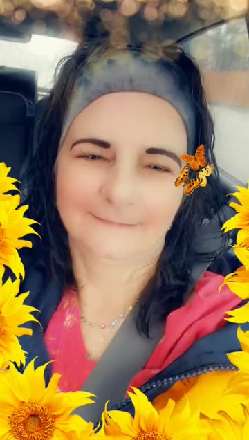 Preview for a Spotlight video that uses the Sunflower Frame Lens