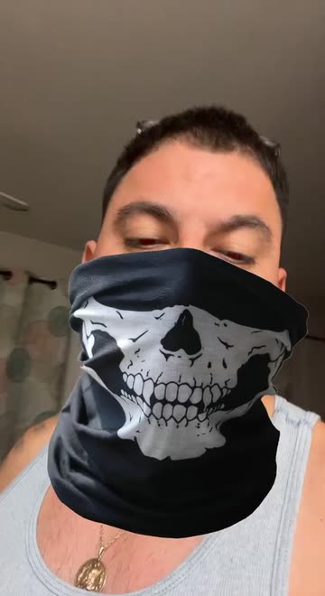 Preview for a Spotlight video that uses the Gangster Mask Lens