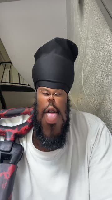 Preview for a Spotlight video that uses the FunnyFace Lens