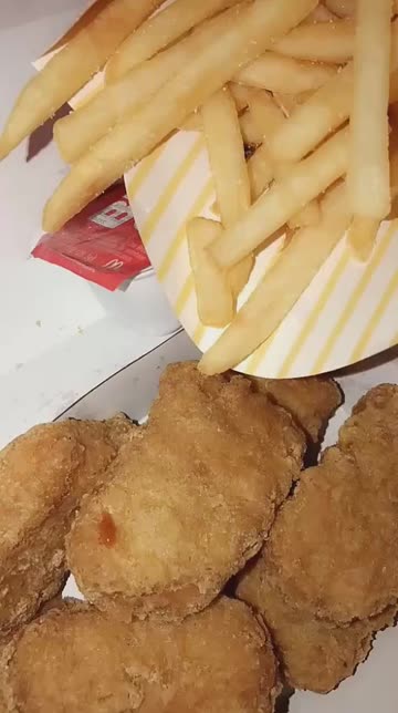Preview for a Spotlight video that uses the Foodiee Lens