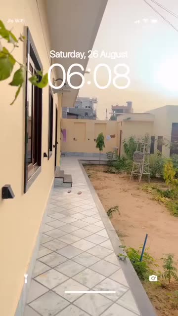 Preview for a Spotlight video that uses the New Lockscreen Lens