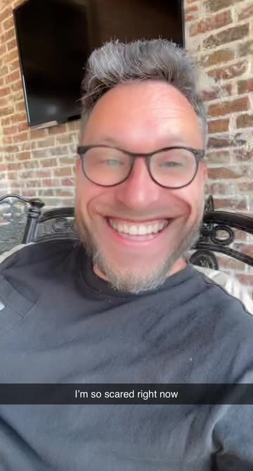 Preview for a Spotlight video that uses the Smile Lens