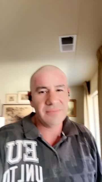 Preview for a Spotlight video that uses the ISLAND-BOY-CLOWN Lens